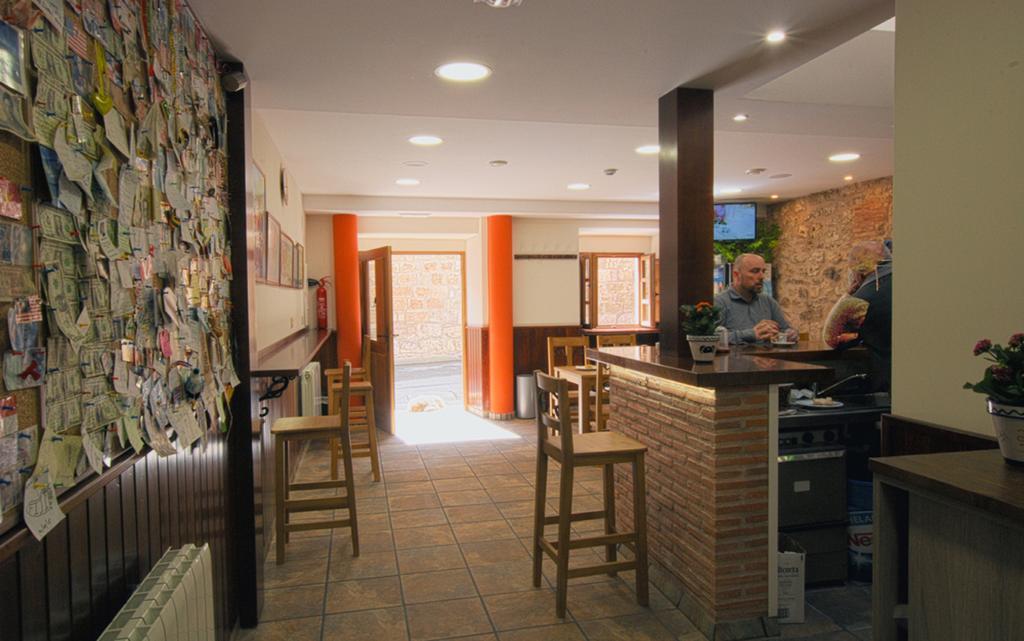 Hostal-Bar Restaurante "La Fuente" Rabé de las Calzadas Eksteriør bilde