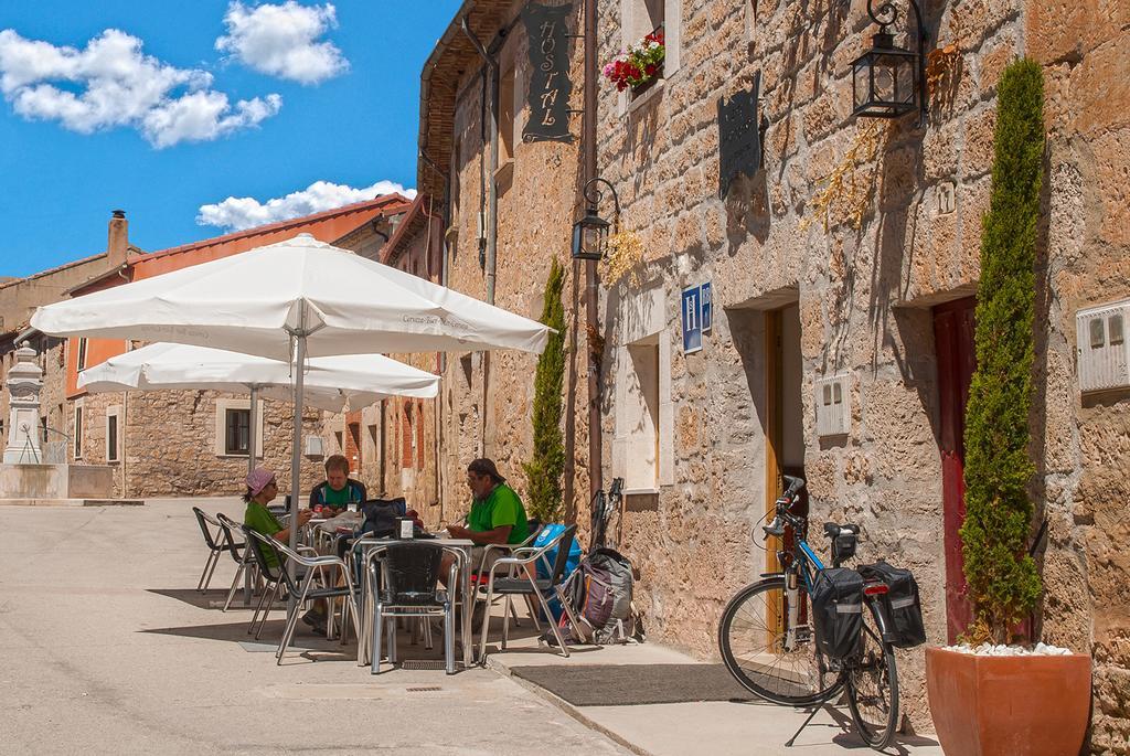 Hostal-Bar Restaurante "La Fuente" Rabé de las Calzadas Eksteriør bilde