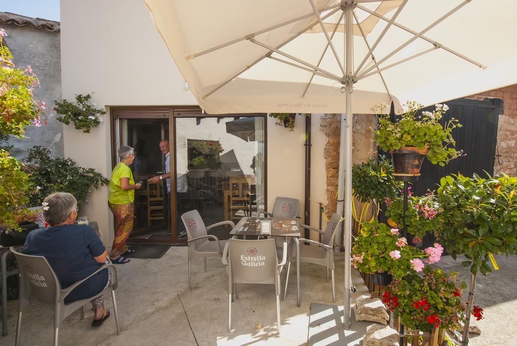 Hostal-Bar Restaurante "La Fuente" Rabé de las Calzadas Eksteriør bilde